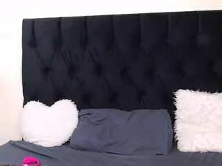 Sweetcaramellelox  live sex cam