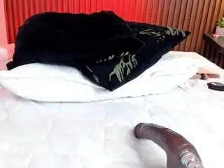 Amber-lucia  live sex cam
