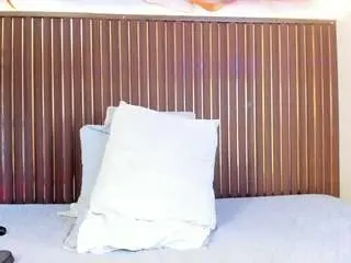 Mia-pineda  live sex cam