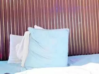 Mia-pineda  live sex cam