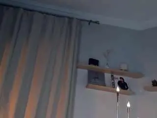 Odelyneglin  live sex cam