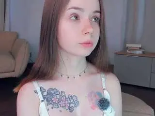 Odelyneglin  live sex cam