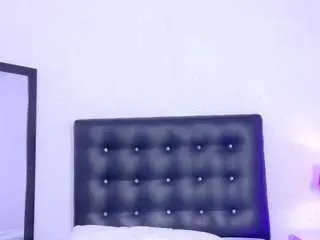 Skinny-hottie18  live sex cam