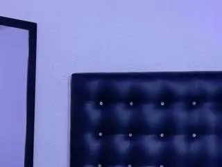 Skinny-hottie18  live sex cam