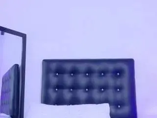 Skinny-hottie18  live sex cam