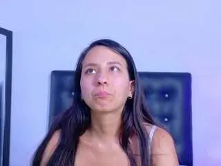Skinny-hottie18  live sex cam