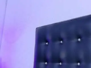Skinny-hottie18  live sex cam