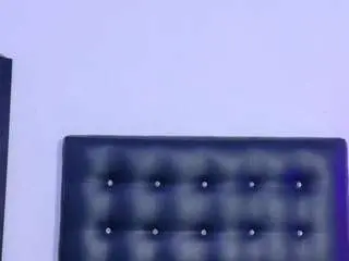 Skinny-hottie18  live sex cam