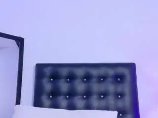 Skinny-hottie18  live sex cam