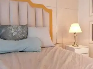 Crystalrosee1  live sex cam