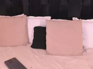 Crystalrosee1  live sex cam