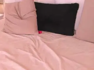 Crystalrosee1  live sex cam