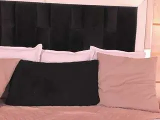 Crystalrosee1  live sex cam