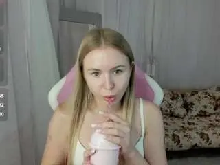 Lindabloomss  live sex cam