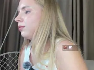 Lindabloomss  live sex cam