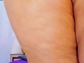 Vanesajuicy23  live sex cam