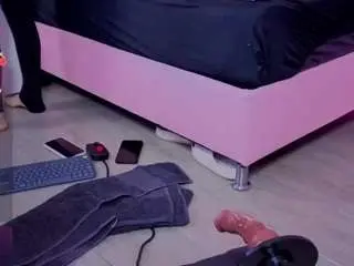 Chlooee  live sex cam