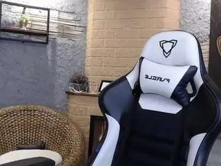 Hiinaatahyuga  live sex cam