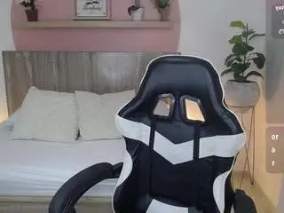 Lucia-henao  live sex cam