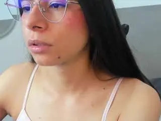 Carlina-15  live sex cam