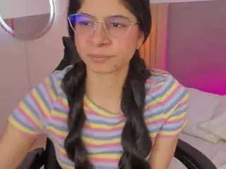 Carlina-15  live sex cam