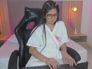 Carlina-15  live sex cam