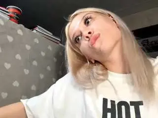 Dennaduerson  live sex cam