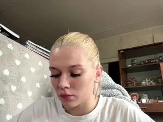 Dennaduerson  live sex cam