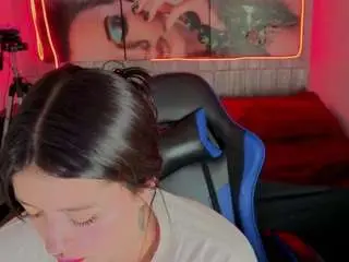 Lucia-21  live sex cam