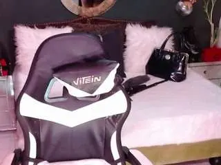 Madikeyhappyy  live sex cam