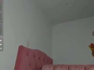 Oriana3  live sex cam