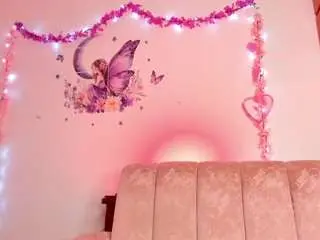 Oriana3  live sex cam