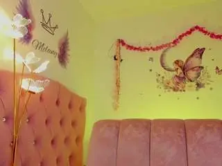 Oriana3  live sex cam