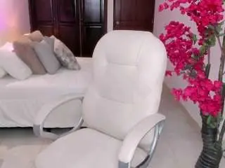 Kloee-brown  live sex cam