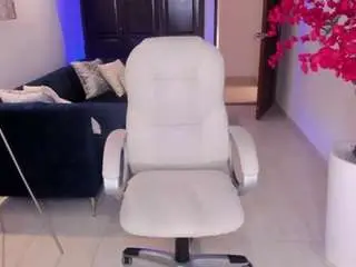 Kloee-brown  live sex cam