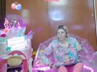 Skinnyteen  live sex cam