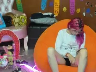 Skinnyteen  live sex cam