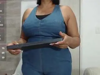 Ambarsofhia  live sex cam