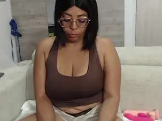 Ambarsofhia  live sex cam