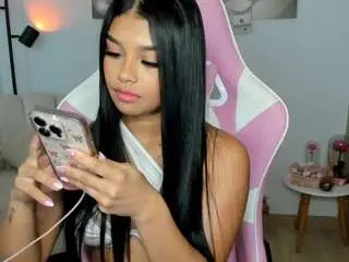 Haileyflorez  live sex cam