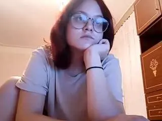 Launasuchy  live sex cam