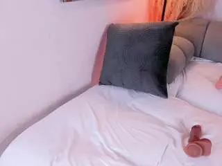 Lauracarther  live sex cam