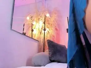 Lauracarther  live sex cam