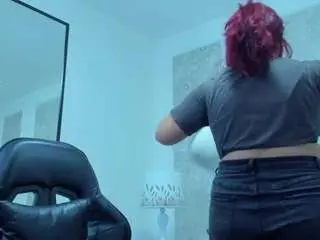 Lia-chips  live sex cam