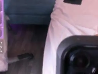 Lia-chips  live sex cam