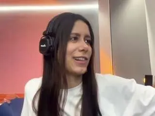 Lorettahisel  live sex cam