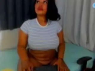 Sweetmonique  live sex cam