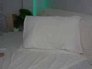 Urblonde  live sex cam