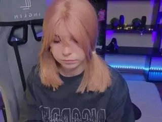 Zelda11  live sex cam