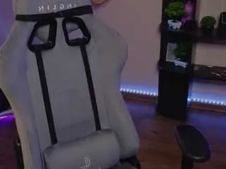 Zelda11  live sex cam